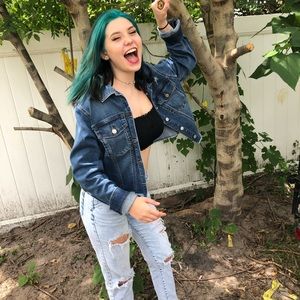 Meet your Posher, Madeline